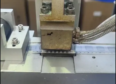 La solution personnalis&eacute;e de force de pelage de bande de support r&eacute;sout le probl&egrave;me de chute de SMT pour les inducteurs de puissance